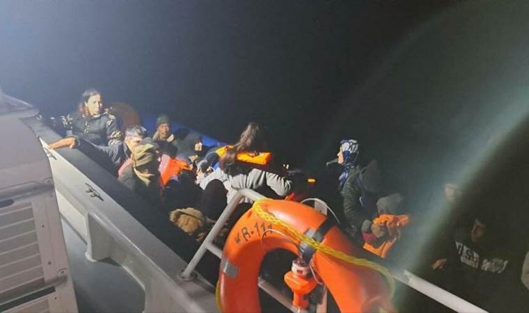 Çanakkale açıklarında lastik botlarda 169 kaçak göçmen yakalandı