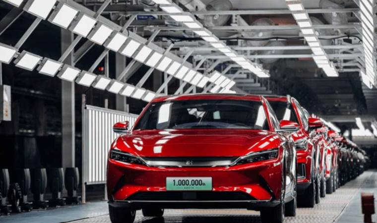 Otomobiller elektriklenirken Çin'in yükselişi engellenemiyor: Bir dönemin sonunu getirdi! Farka gidiyor...