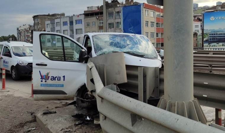 Minibüs bariyere çarptı: 1 yaralı