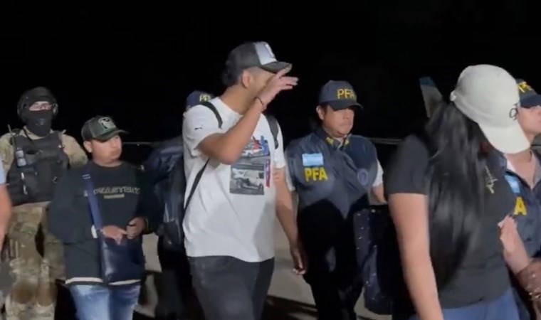 Ekvador'un karışmasına neden olmuştu: Arjantin, ailesini sınır dışı etti