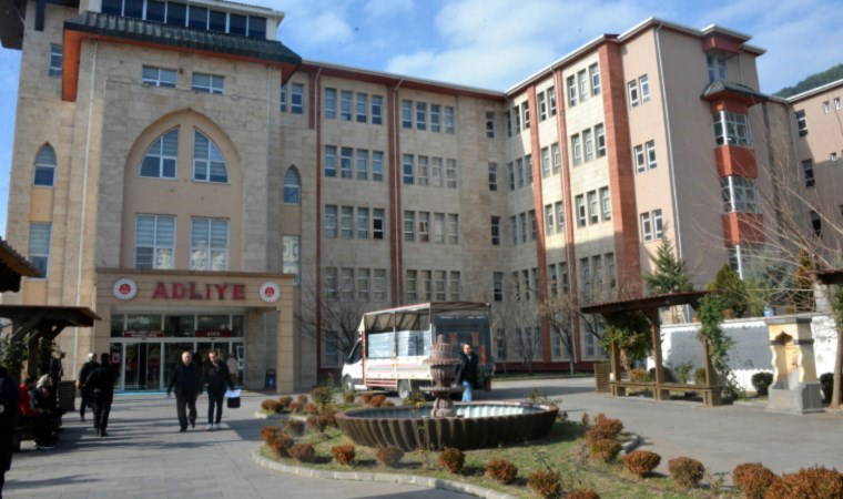 Ebrar Sitesi'nin kurucusu: Yer çürüktü, deprem de beklenenden büyüktü
