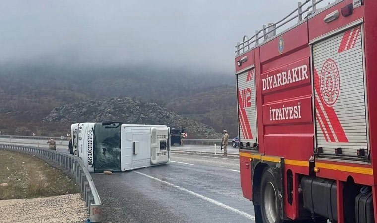 Diyarbakır’da futbolcuları taşıyan otobüs kaza yaptı: 1’i ağır 10 futbolcu yaralandı