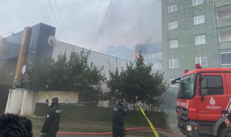 Ataşehir’de 3 işyeri alev alev yandı