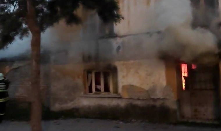 Bina alevlere teslim oldu: Soruşturma başlatıldı