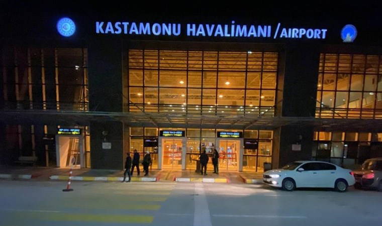 Uçakta şüpheli paket alarmı!