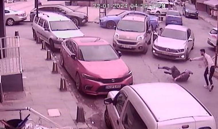 Gaziosmanpaşa'da 'yol verme' tartışması: Silahla vuruldu!