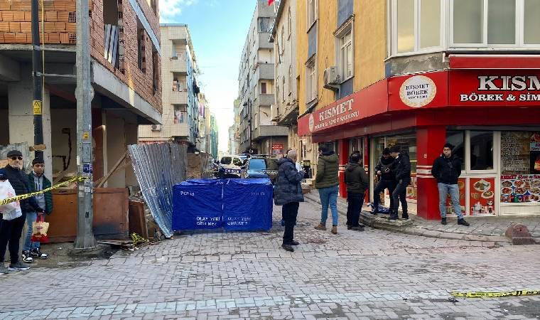 Zeytinburnu'nda dehşet... Başını kesip, balkondan attı!