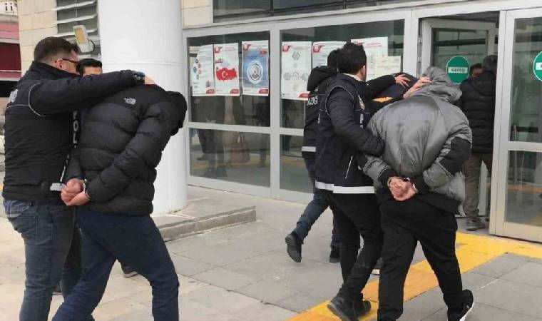 Ağrı'da gümrük sahasında uyuşturucu ve kaçakçılık operasyonu!