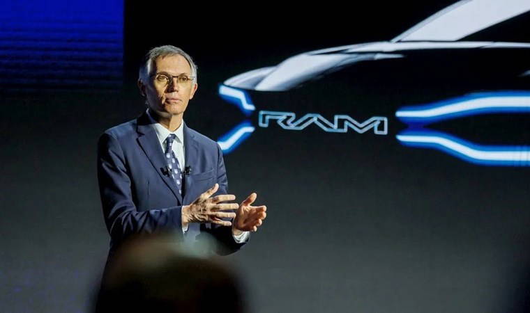 Elektrikli otomobil indirimlerine ilk tepki Stellantis'ten geldi: Tesla'yı hedef aldı