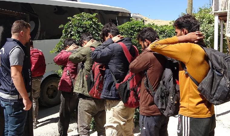 Valilikten açıklama: Van'da yüzlerce düzensiz göçmen yakalandı!