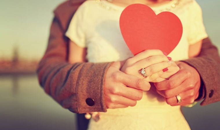 Aşk için yaratılmışlar desek yeridir! İşte aşkı doruklarda yaşayan 5 tutkulu kadın burcu...