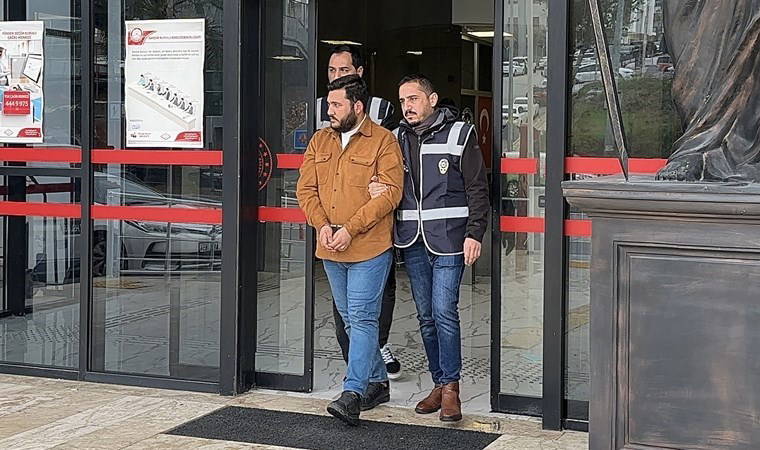 Bıçakla Türk bayrağını kesen şüpheli tutuklandı