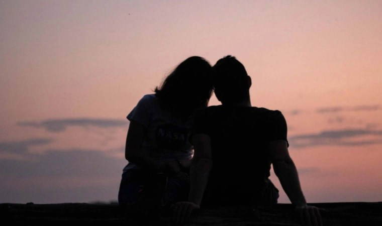 Sevgiliye sorulacak zor ve romantik sorular