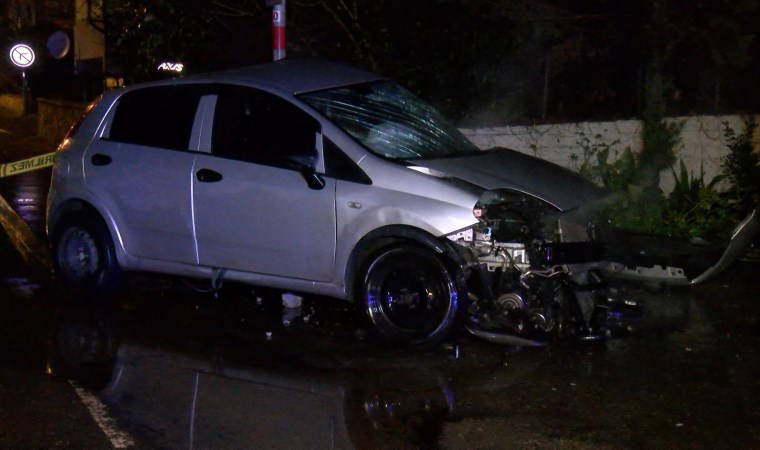 Pendik'te otomobil evin bahçe duvarına çarptı: 2 yaralı