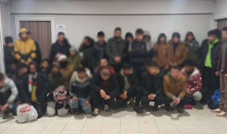 Bursa'da durdurulan minibüste 47 kaçak göçmen yakalandı