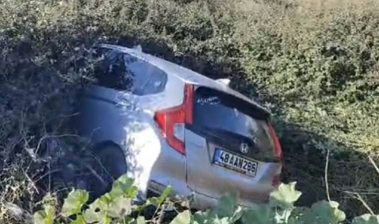 Otomobil şarampole uçtu: 2 kişi yaralandı!