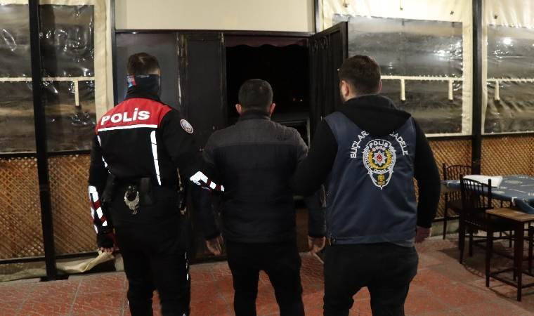 Mersin'de 300 milyon liralık transfer yapan bahis çetesi çökertildi!