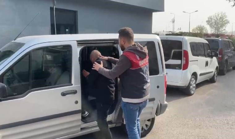 Afyonkarahisar'da gasbettikleri otomobille kaza yapıp, yaralandılar!