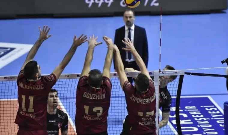 Galatasaray deplasmanda zorlanarak kazandı