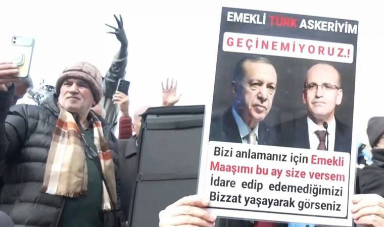 Emekli astsubaylar tazminat talebiyle sokağa çıktı: ‘Derebeylik döneminde değiliz’