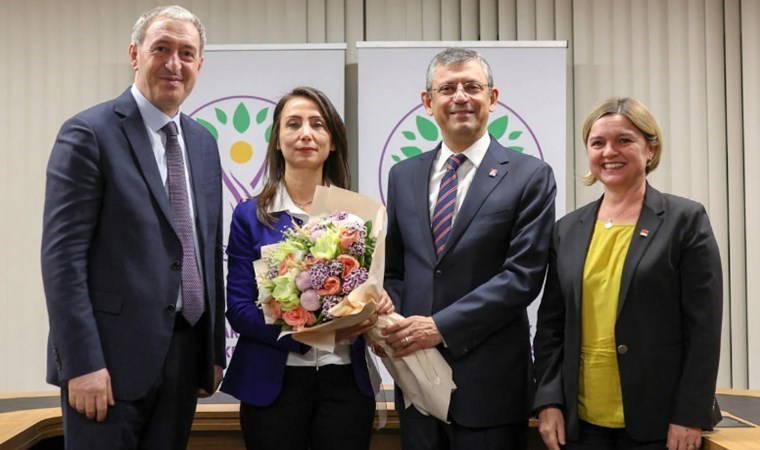 Ümit Özdağ'dan çok konuşulacak iddia: Soyer aday olmazsa DEM Parti İzmir'den aday çıkartacak