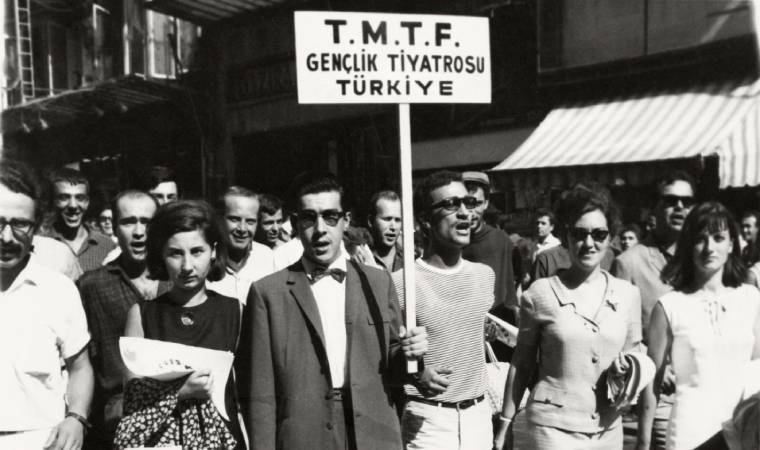 Usta tiyatrocuları yetiştiren Gençlik Tiyatrosu belgesel oldu