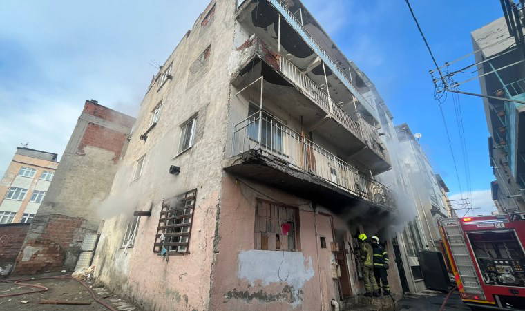 Bursa'da yangın paniği: Mahsur kalan 2’si çocuk 4 kişi, dumandan etkilendi