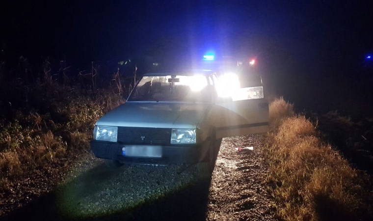 Hırsızlıktan aranan şüpheli, çaldığı otomobille yakalandı