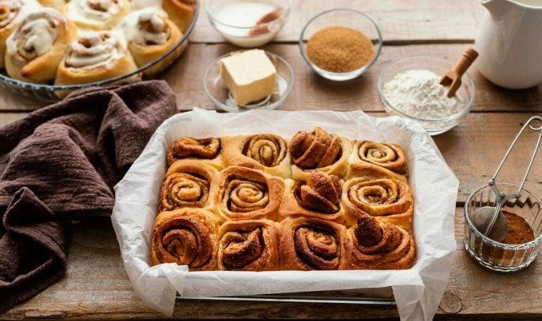 Damak çatlatan lezzet: Leziz Cinnamon Roll tarifi!
