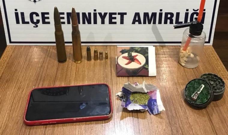 Evinden uçaksavar mermileri çıktı