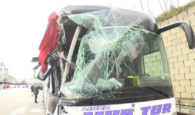 15 Temmuz Demokrasi Otogarı'nda kaza: İki otobüs çarpıştı!