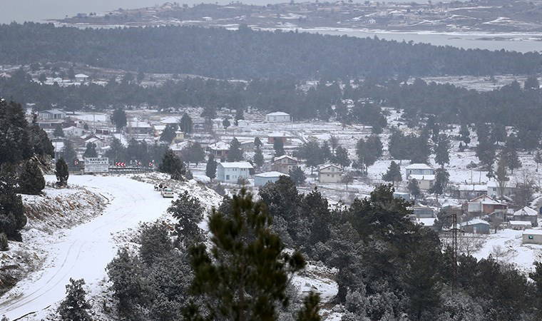 Muğla'nın yüksek kesimlerinde kar yağışı etkili oldu