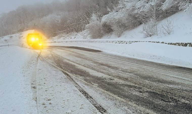 Kırklareli'nde kar kalınlığı 1 metreyi geçti: 37 köye ulaşılamıyor!