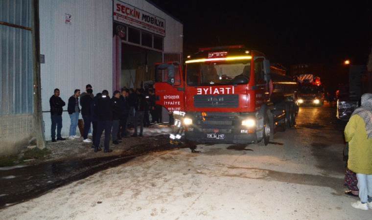 Palet üretim tesisinde çıkan yangın... Mobilya imalathanesine de sıçradı!