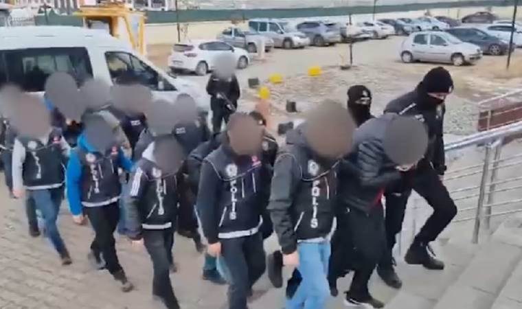 Apartman dairesinde uyuşturucu partisi... 8 şüpheliye gözaltı!