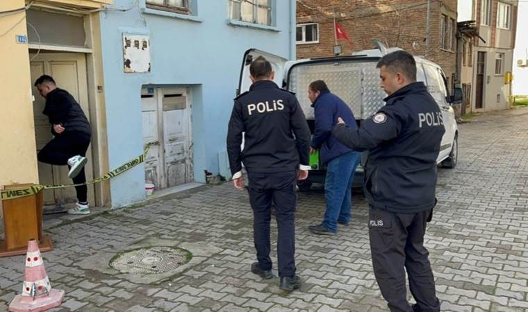 Arkadaşının evinde ölü bulundu