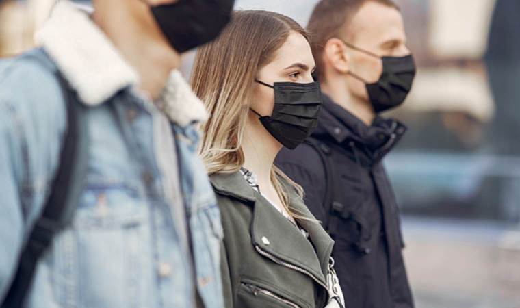 'Yoğun bir salgın var, maske takmanın tam zamanı!'