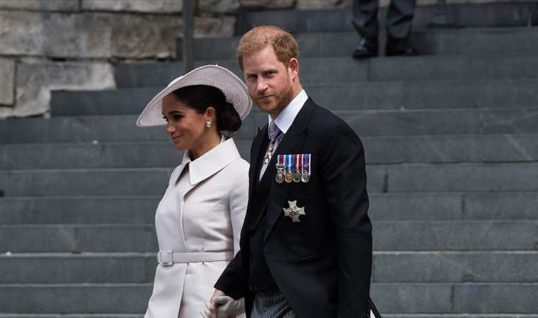 Prens Harry'e ölüm çağrısında bulunan iki kişiye hapis cezası