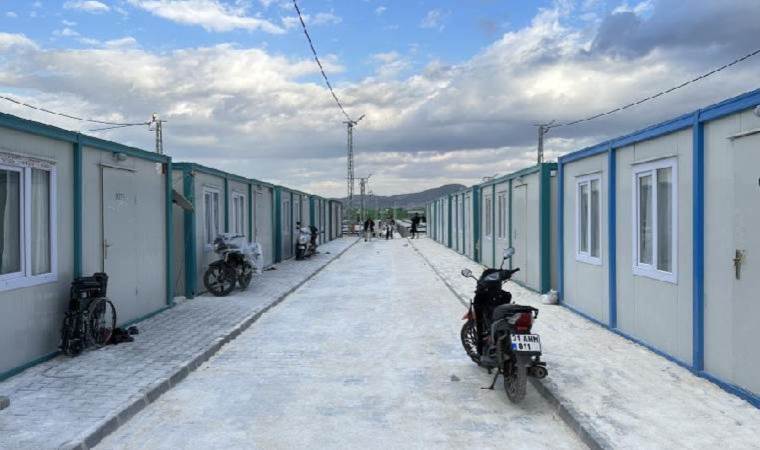 Hatay'daki konteyner kentte korkutan yangın!