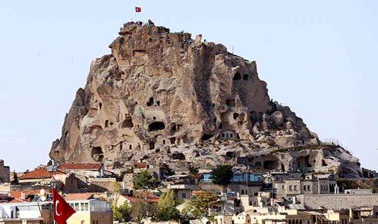 Dünyanın en büyük doğal gökdeleni 300 bin ziyaretçi ağırladı