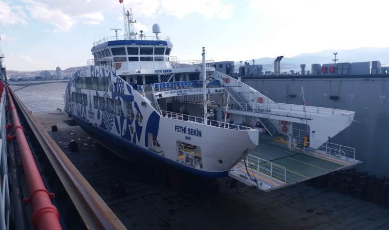 İzmir’de deniz ulaşımına 'fırtına' engeli