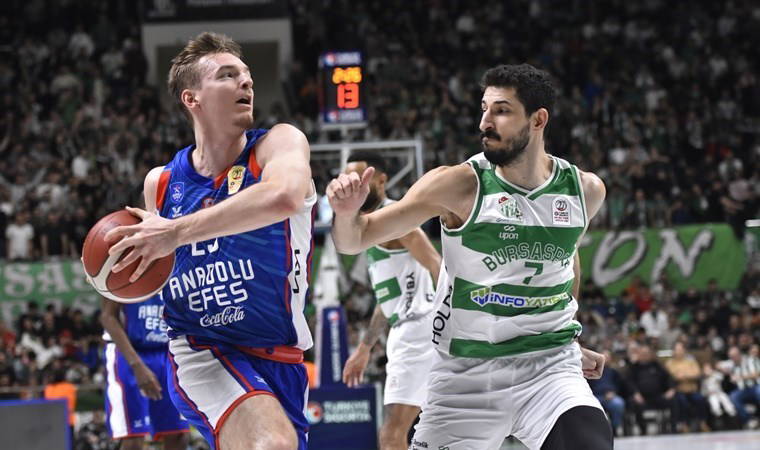 Anadolu Efes, Bursaspor'u devirdi