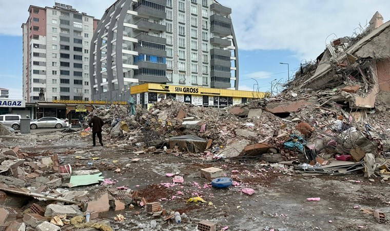 Deprem bölgesinde bir 'yapı' skandalı daha! İlkokul mezunu fırıncı, mimar olarak yazılmış!