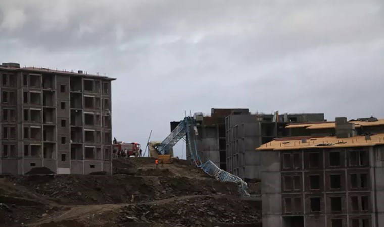 Vinç kazasının görüntüleri ortaya çıktı: İşçilerin hayatını kurtarmış