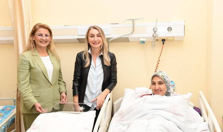 Ekrem İmamoğlu duyurdu: Metrobüste doğan bebeğe ömür boyu ücretsiz toplu taşıma hakkı!