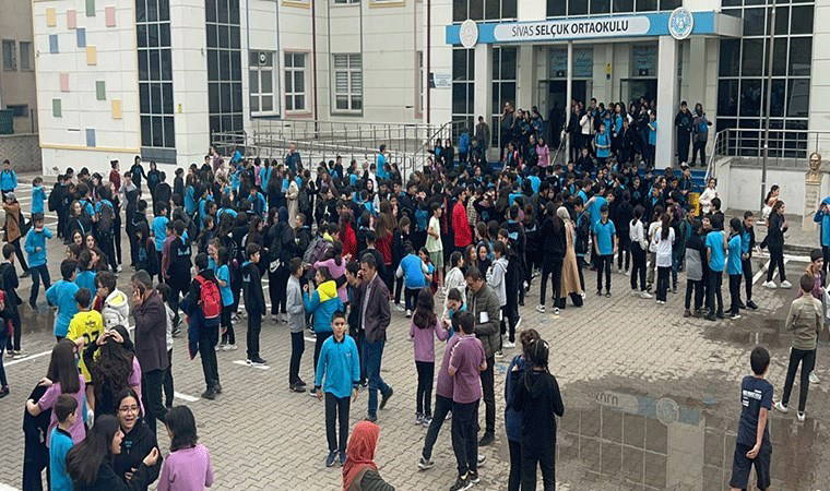 Peş peşe korkutan iki deprem... Valilik duyurdu: Sivas'ta okullar tatil edildi!