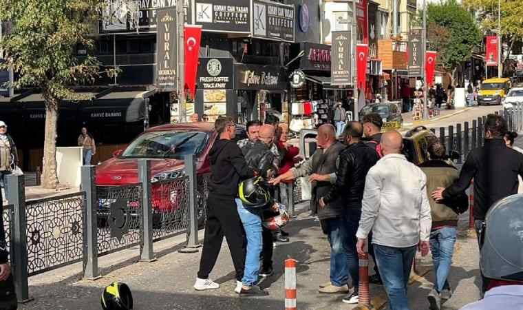 Balıkesir'de kaza sonrası kavga: Sürücüler birbirine girdi