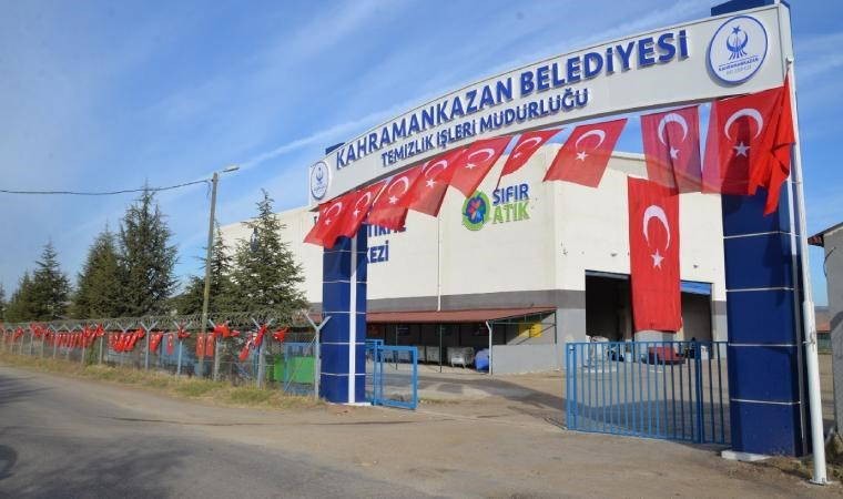 Terör saldırısı gerçekleştirilen Kahramankazan, bayraklarla donatıldı