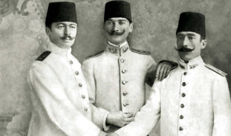 29 Ekim 1923, Ankara’da Hacıbayram’da bir sokak...
