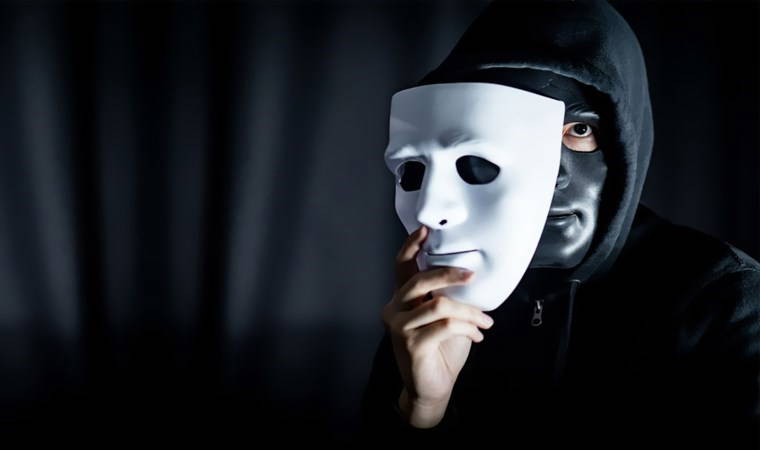 Beden dili uzmanı açıkladı: Psikopatları ele veren o işaret nedir?